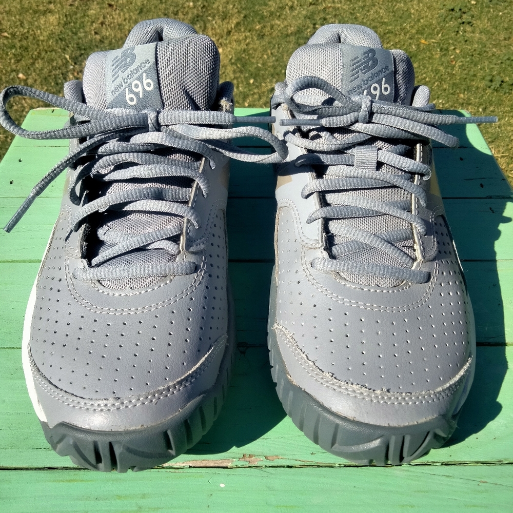 Women's New balance 696 size 9